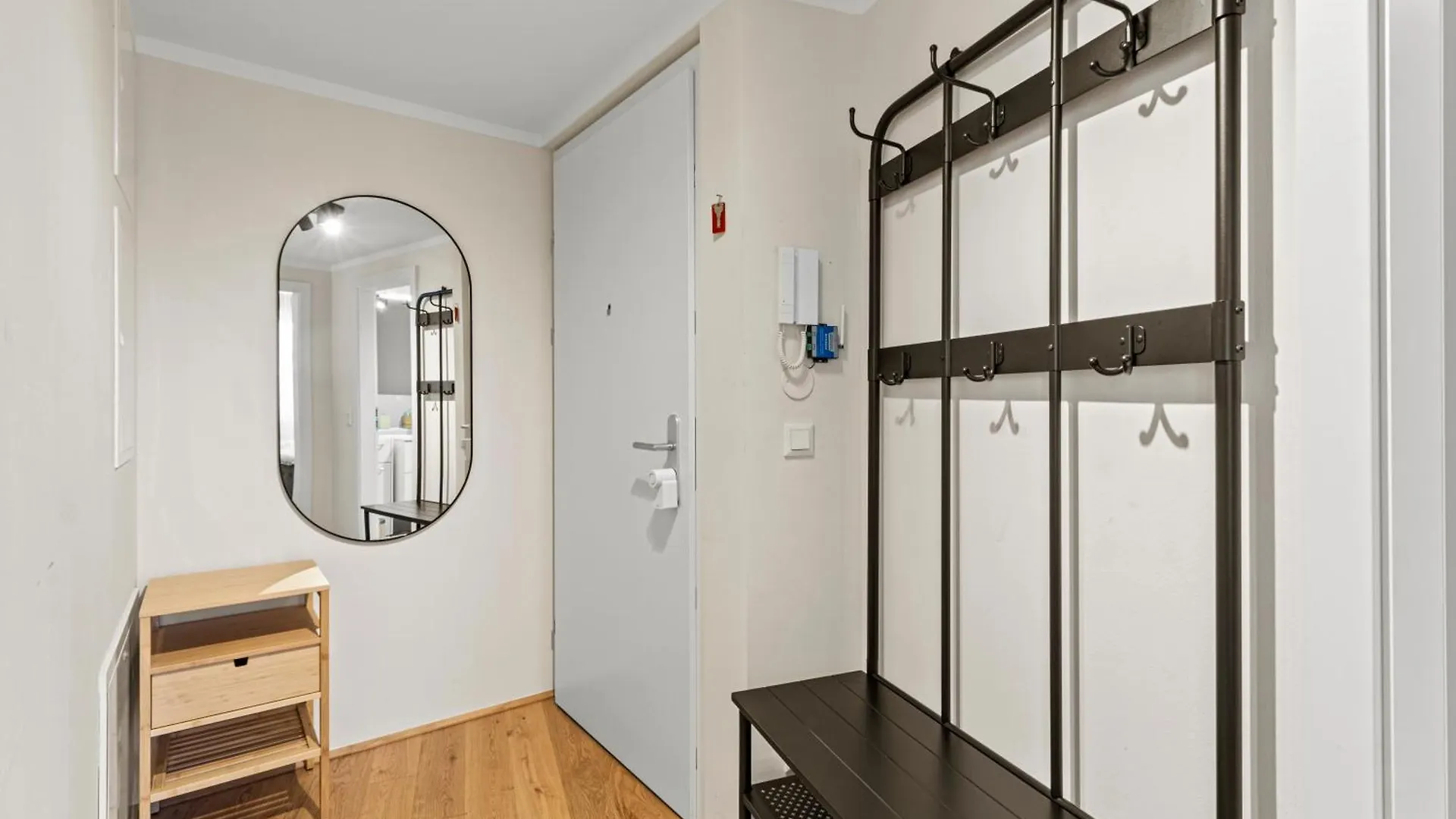 Free Parking I Balcony I 5 Min To Train Station Apartment Vienna