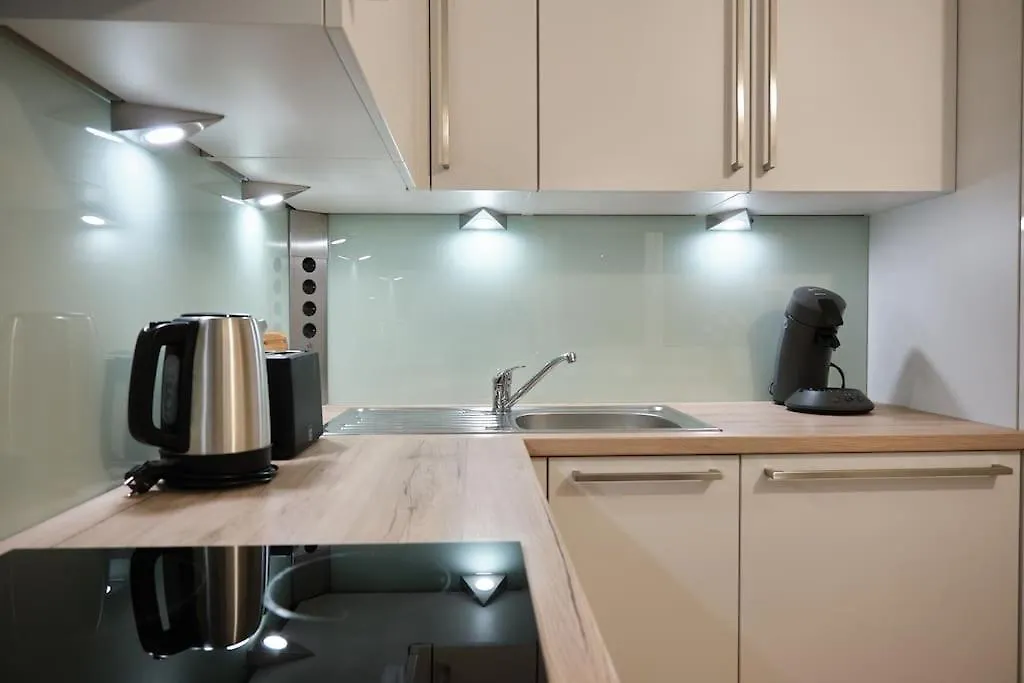 Free Parking I Balcony I 5 Min To Train Station Apartment Vienna