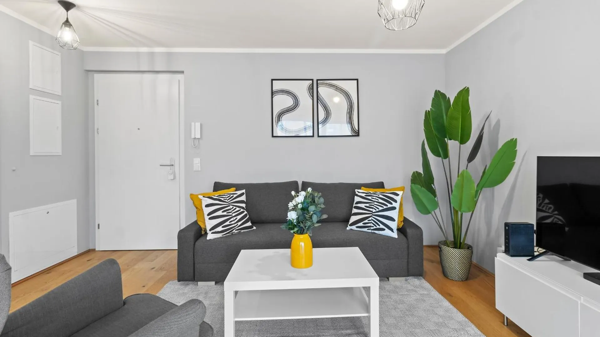 Free Parking I Balcony I 5 Min To Train Station Apartment Vienna
