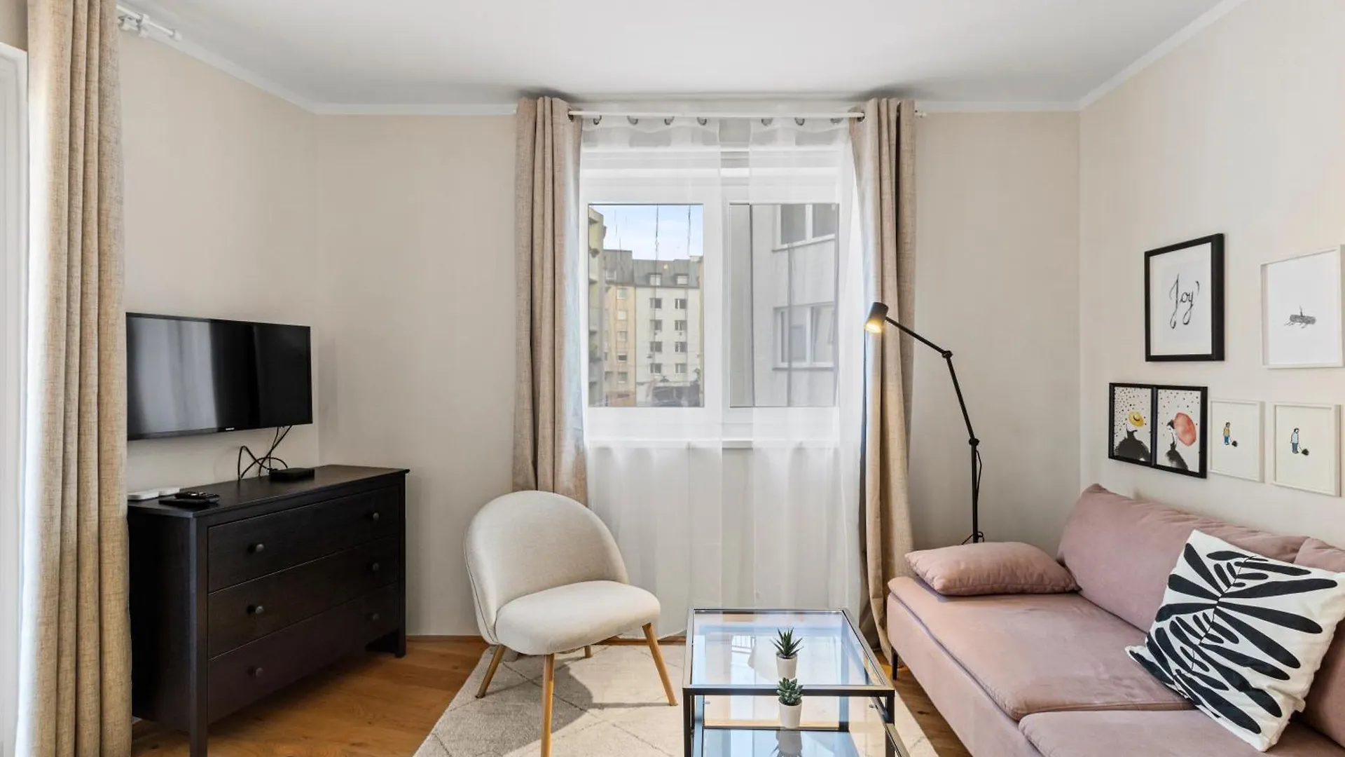 Free Parking I Balcony I 5 Min To Train Station Apartment Vienna