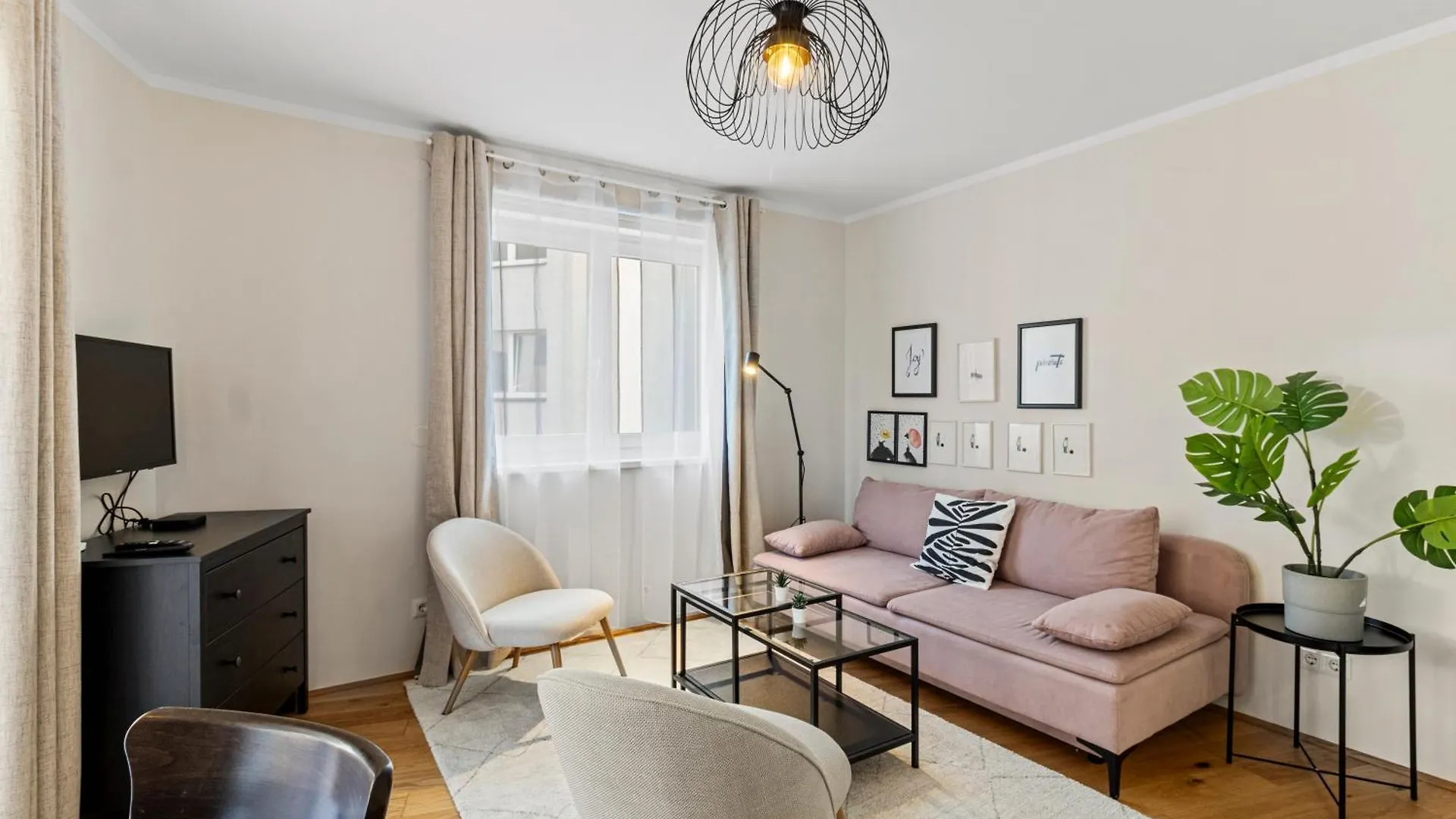 Free Parking I Balcony I 5 Min To Train Station Apartment Vienna