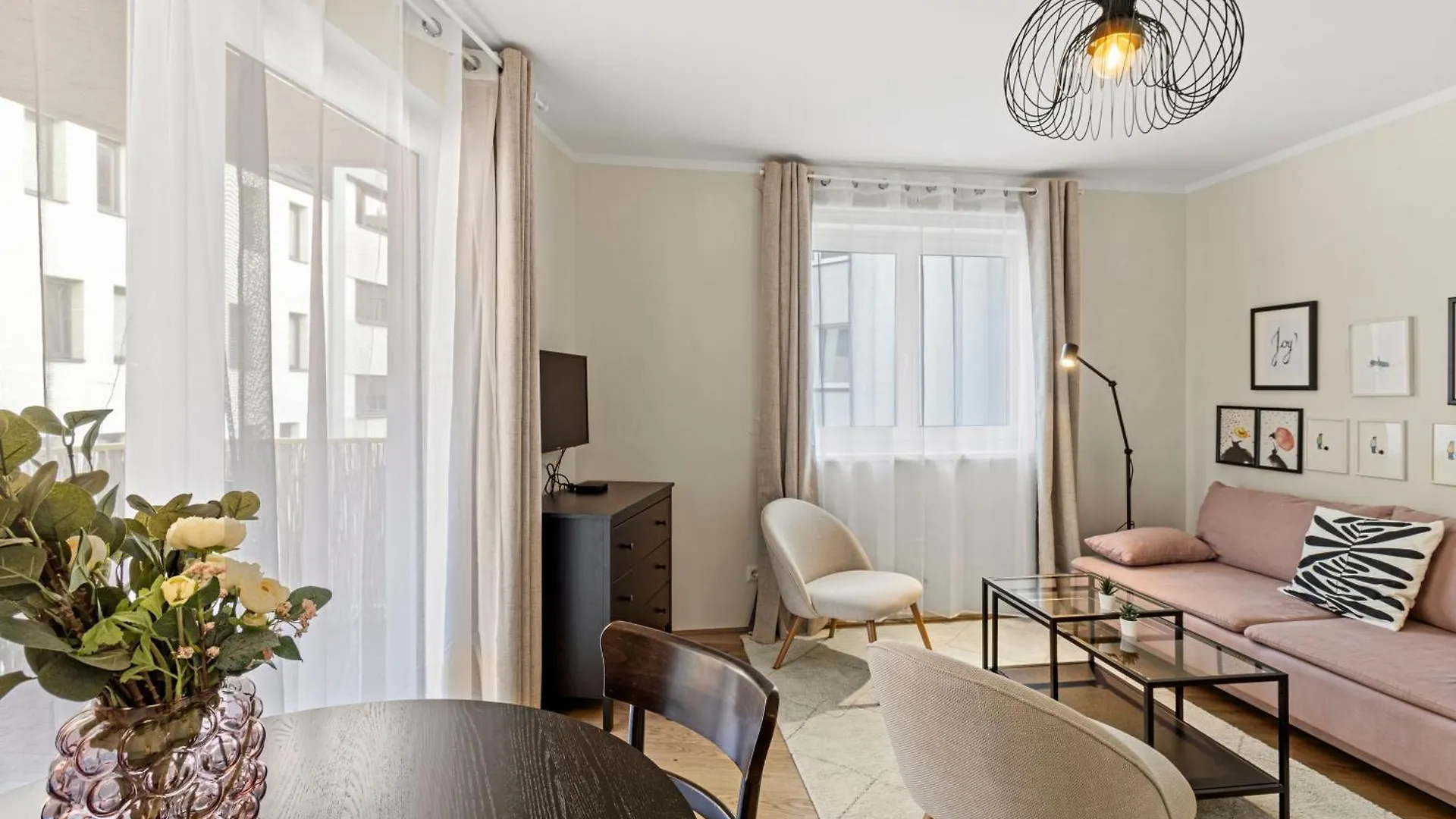 Free Parking I Balcony I 5 Min To Train Station Apartment Vienna