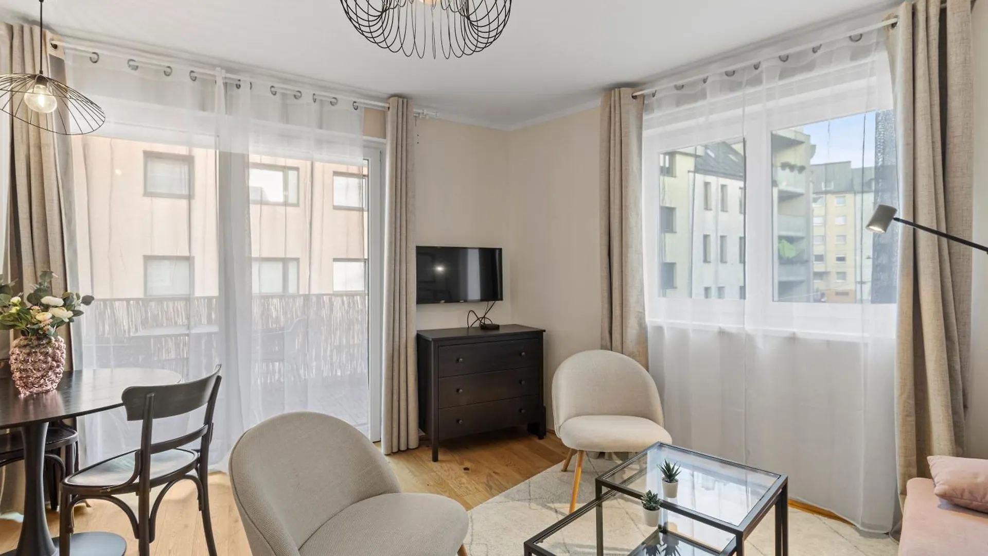 Free Parking I Balcony I 5 Min To Train Station Apartment Vienna