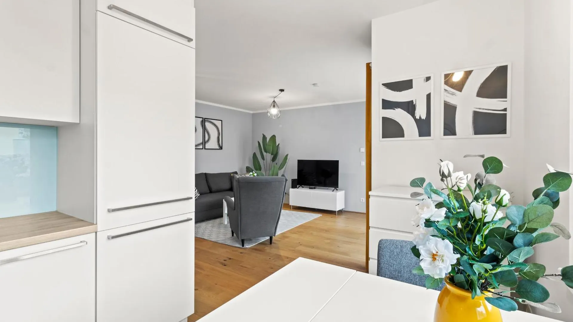 Free Parking I Balcony I 5 Min To Train Station Apartment Vienna