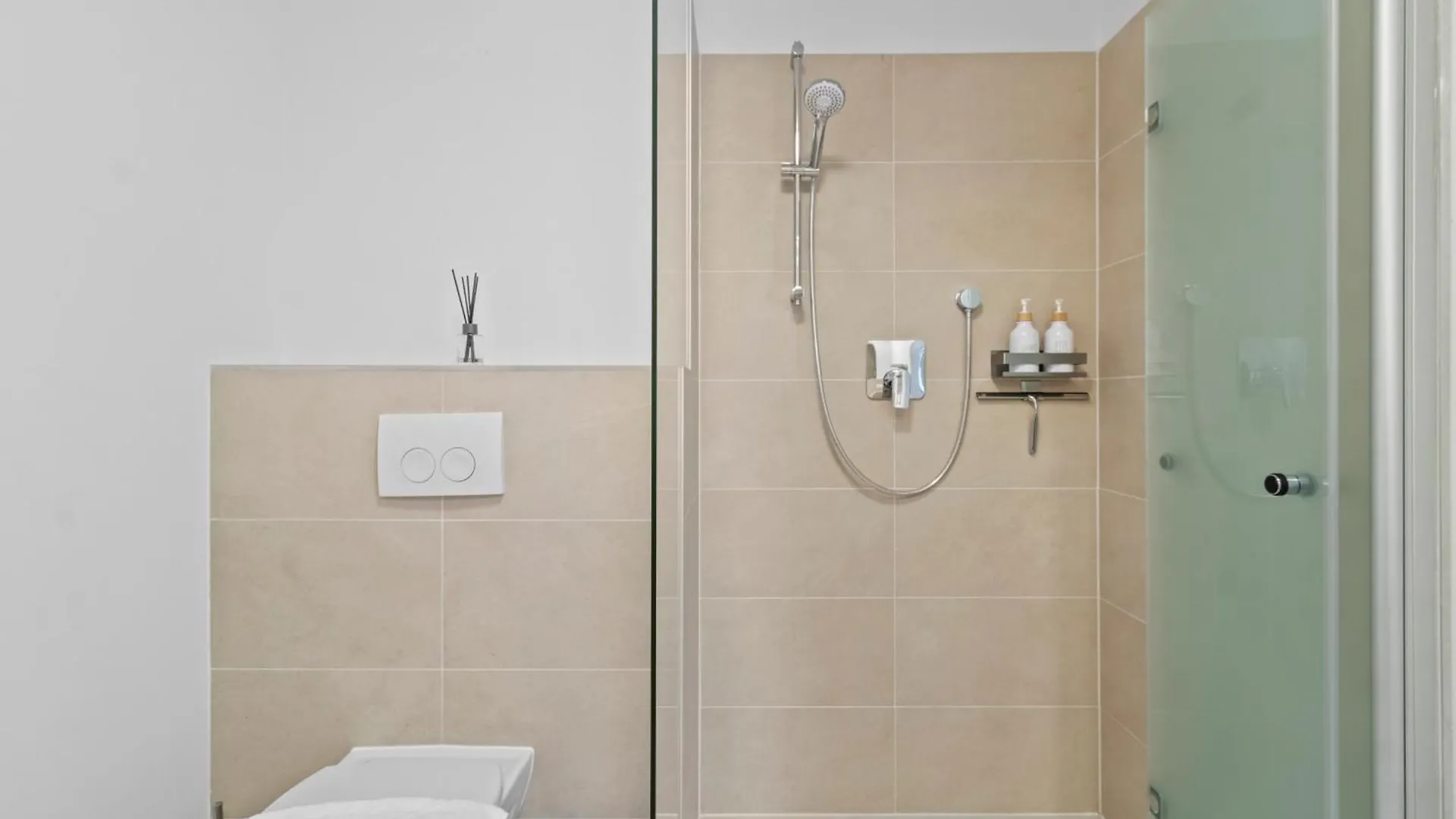 Free Parking I Balcony I 5 Min To Train Station Apartment Vienna