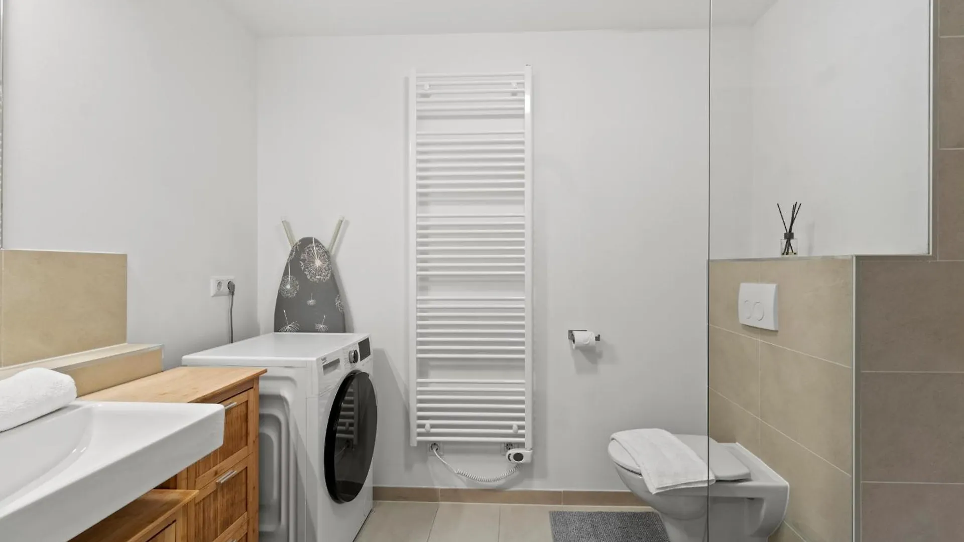 Free Parking I Balcony I 5 Min To Train Station Apartment Vienna 0*,  Austria